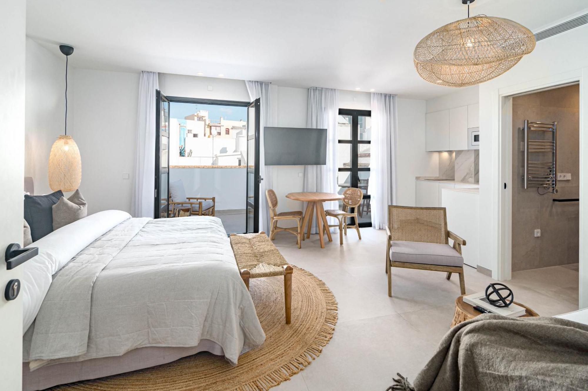 Seaclub Suites Estepona Bagian luar foto