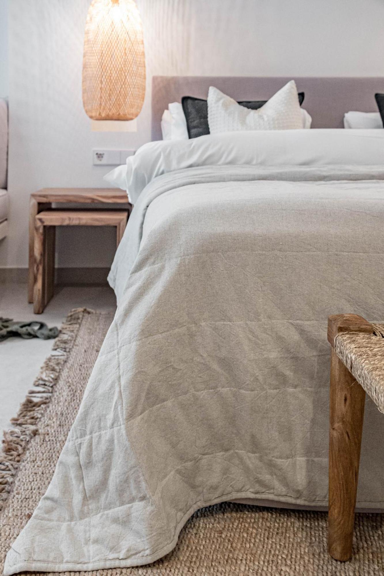 Seaclub Suites Estepona Bagian luar foto