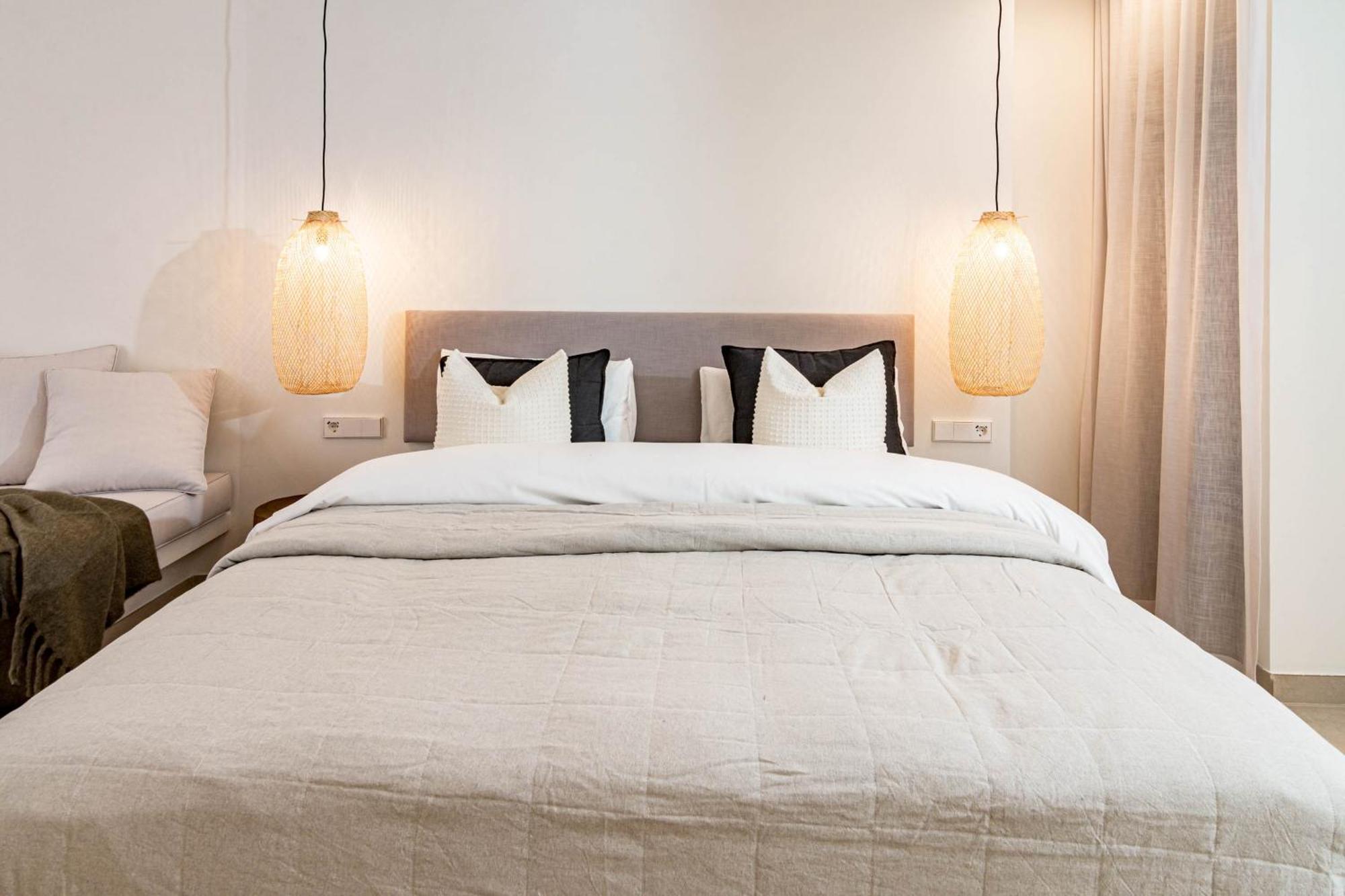 Seaclub Suites Estepona Bagian luar foto
