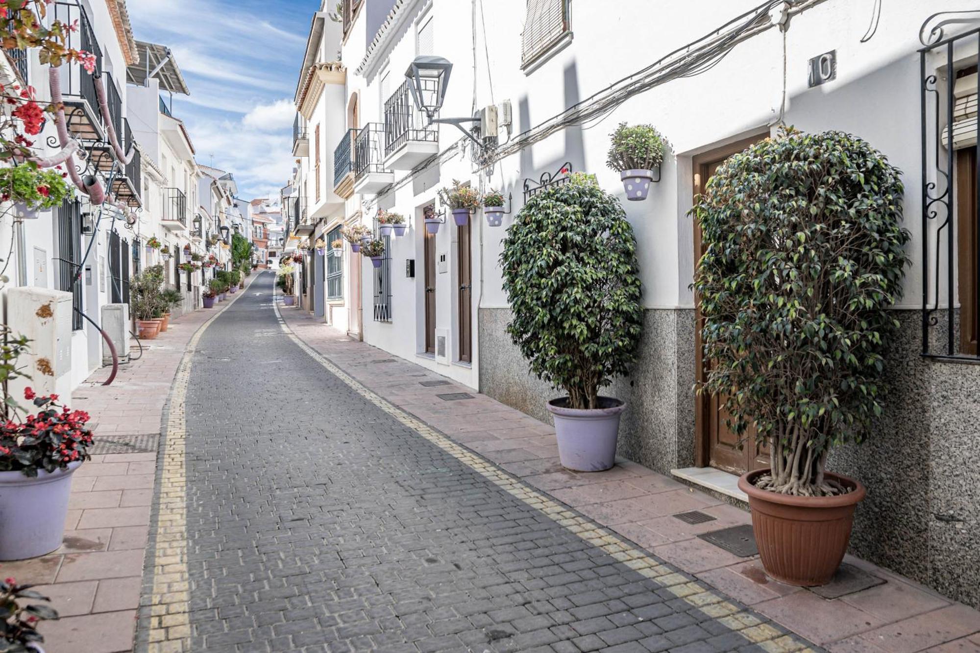 Seaclub Suites Estepona Bagian luar foto