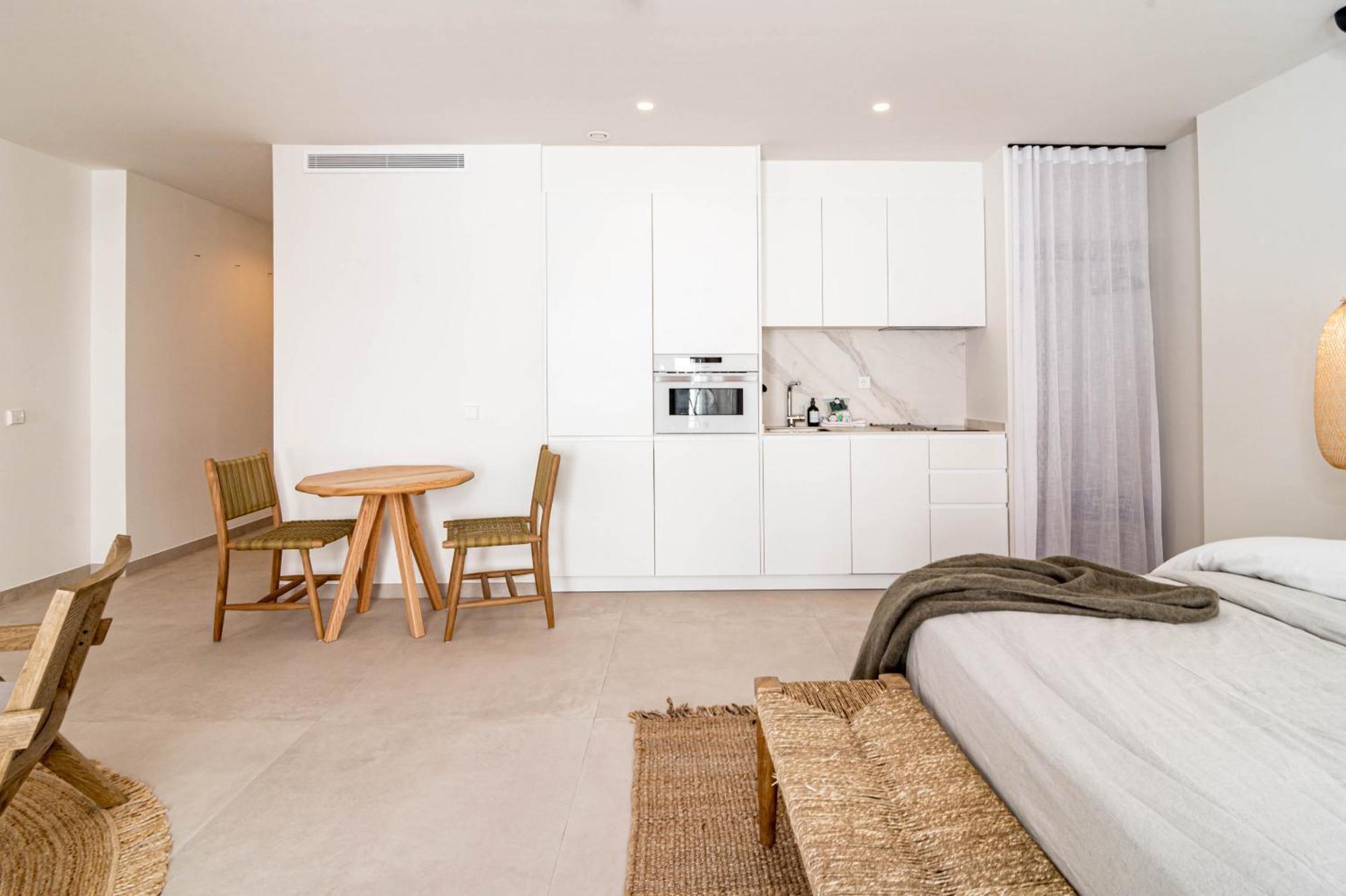 Seaclub Suites Estepona Bagian luar foto