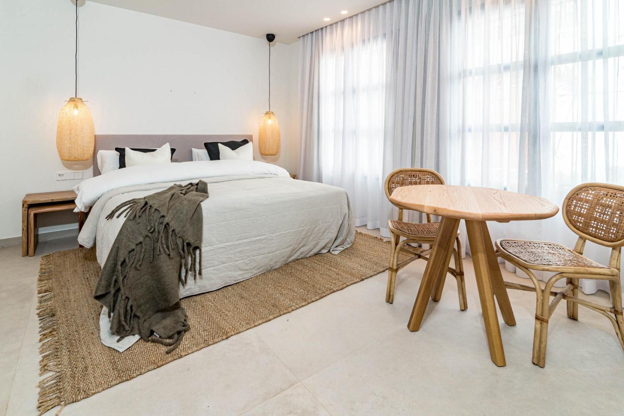Seaclub Suites Estepona Bagian luar foto