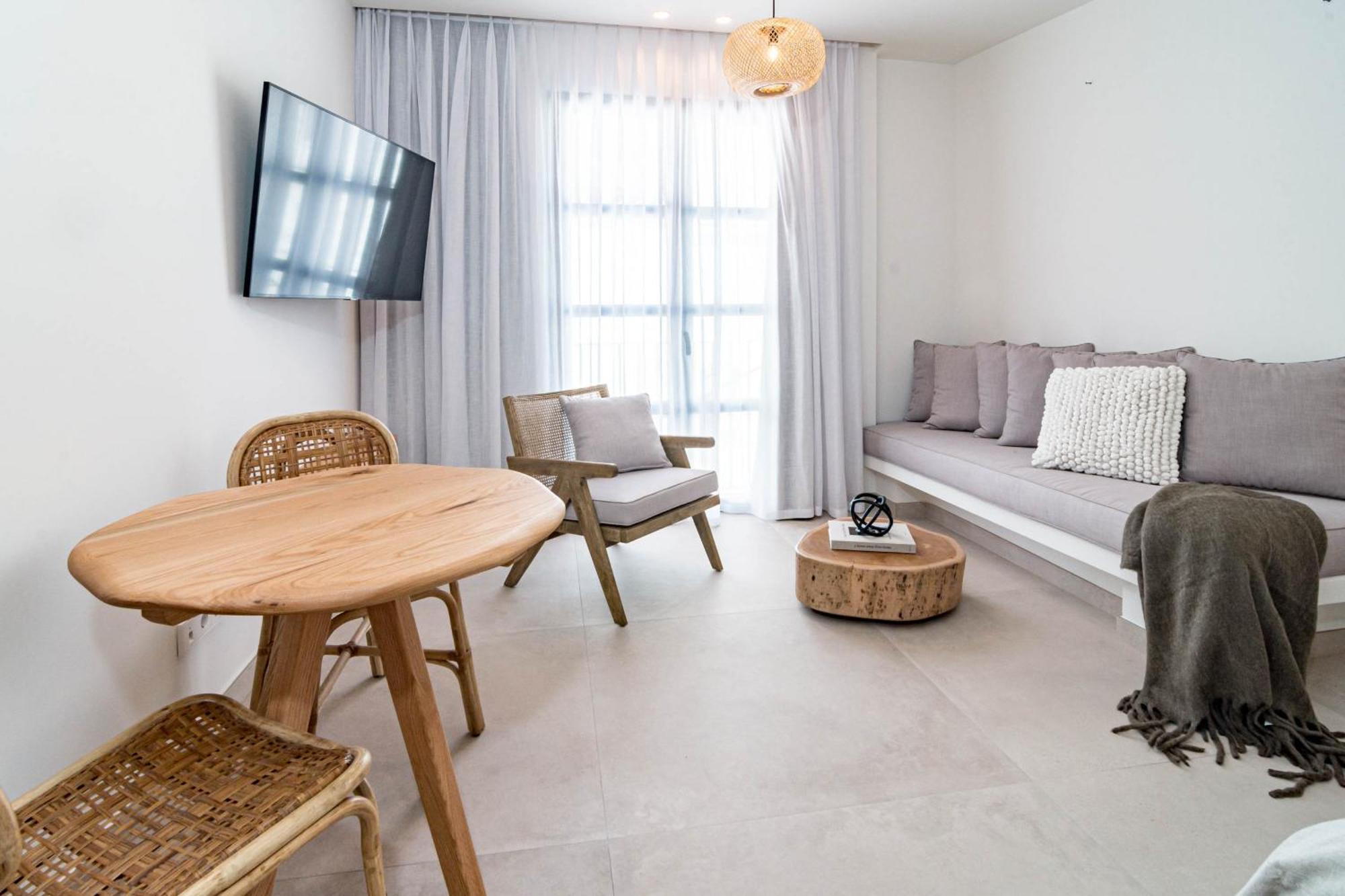 Seaclub Suites Estepona Bagian luar foto
